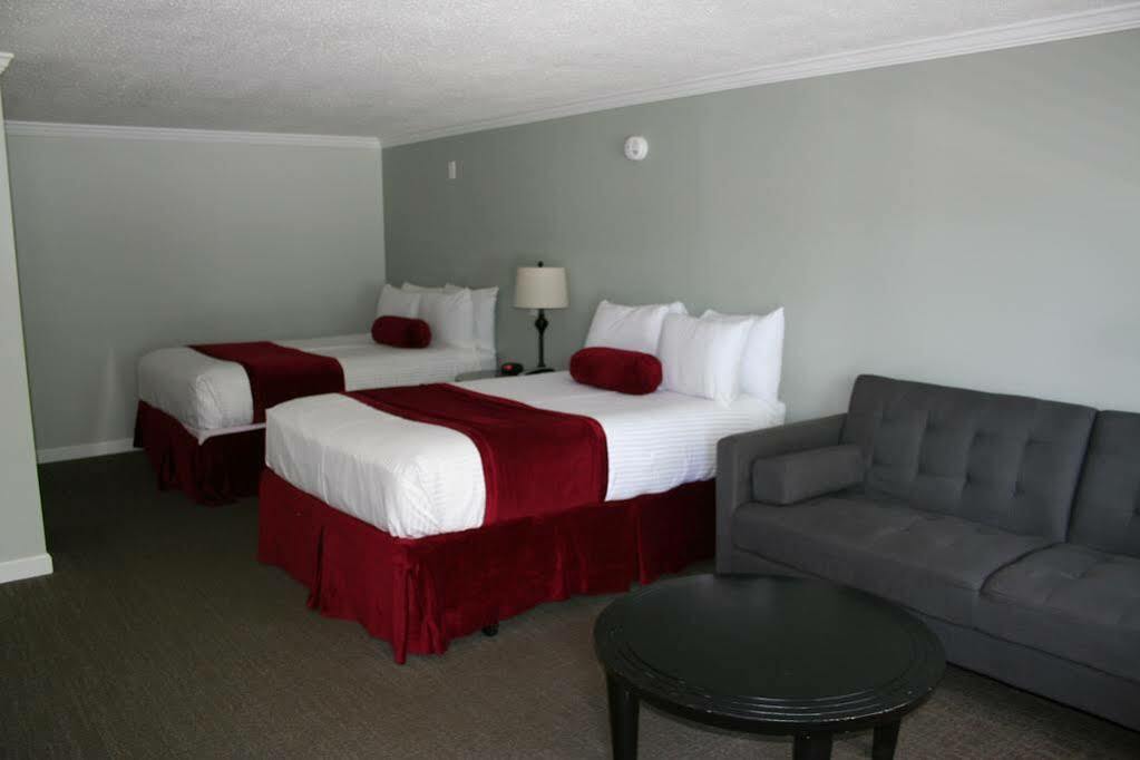 Town N Country Family Resort Уест Ярмут Екстериор снимка