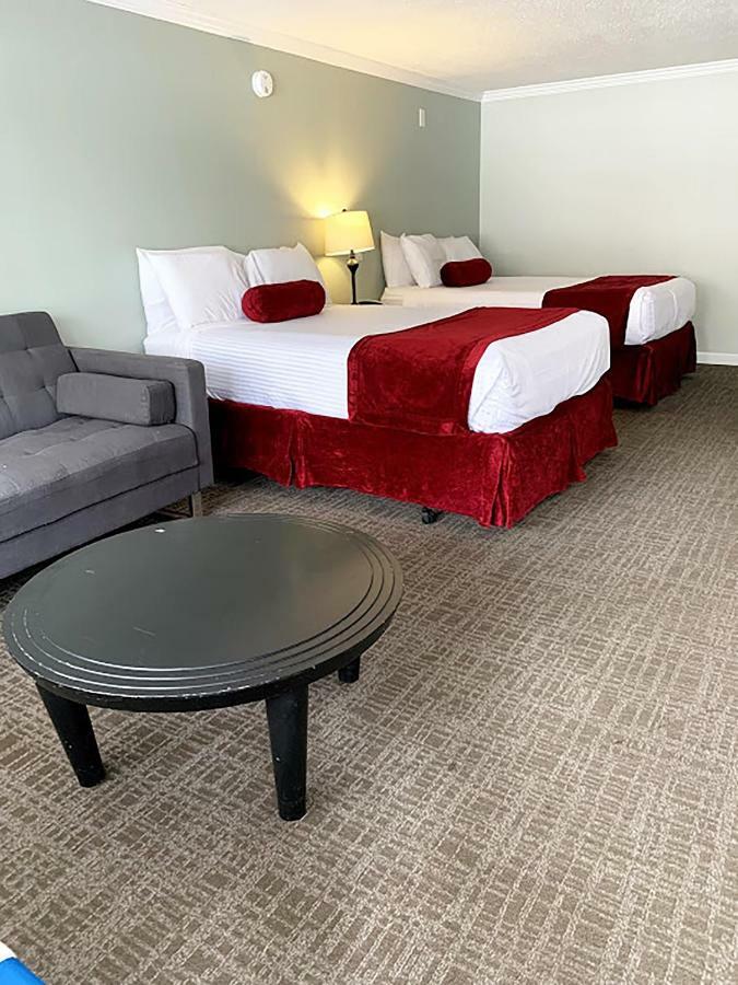 Town N Country Family Resort Уест Ярмут Екстериор снимка