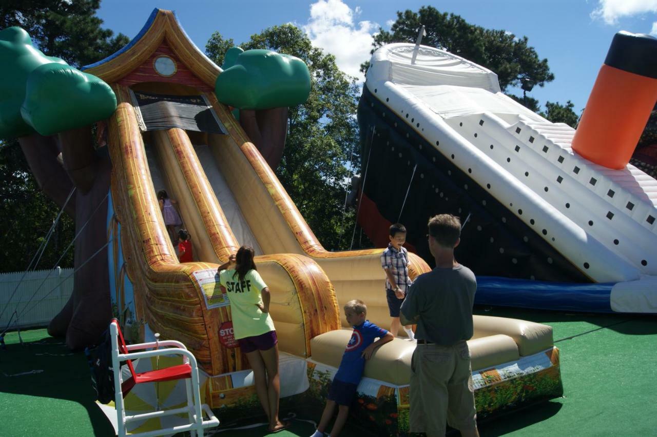 Town N Country Family Resort Уест Ярмут Екстериор снимка