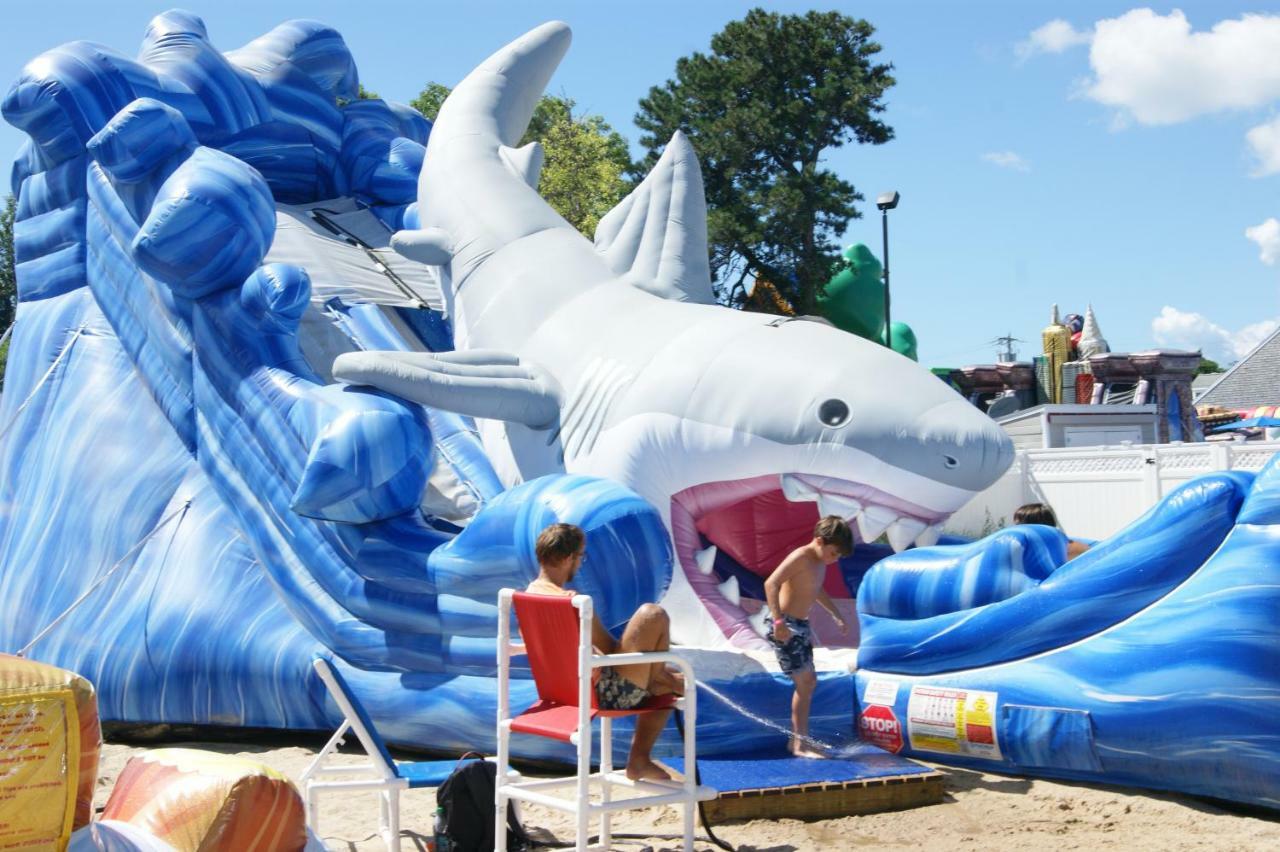 Town N Country Family Resort Уест Ярмут Екстериор снимка