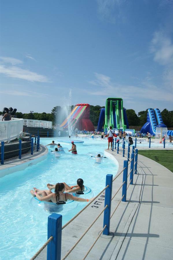 Town N Country Family Resort Уест Ярмут Екстериор снимка